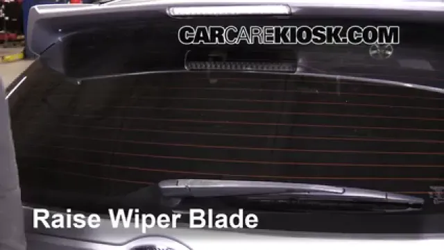 2013 Subaru Impreza WRX 2.5L 4 Cyl. Turbo Wagon Balais essuie-glace arrière Changer les balais des essuie-glace